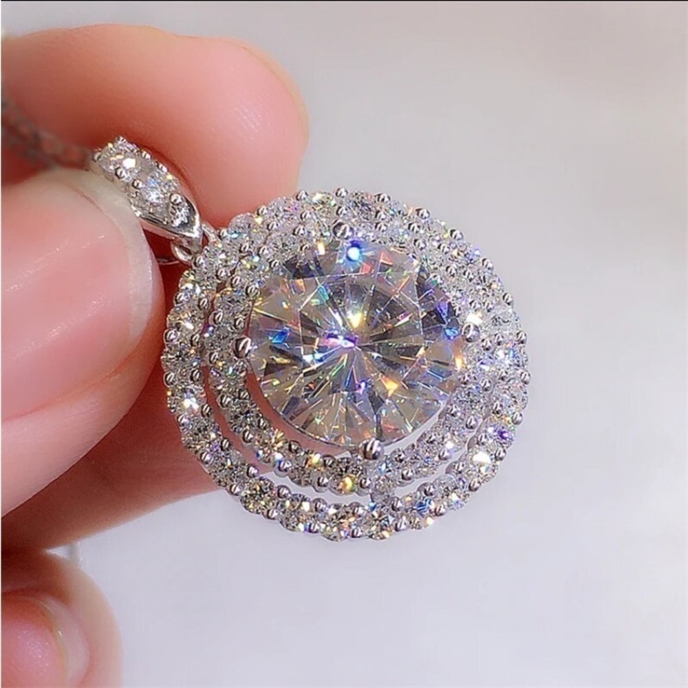 Luxury Silver Diamond Pendant With Chain - Picture 3 of 4